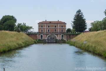 Schleuse von Stra