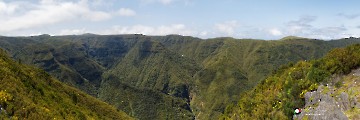 Blick zum Gebiet des Risco Wasserfalls und der 25 Quellen Blick zum Gebiet des Risco Wasserfalls und der 25 Quellen